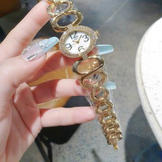 ĐỒNG HỒ NỮ THỜI TRANG TISOT DÂY LẮC MẶT OVAN MỚI