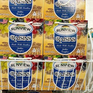 Nho Raisins Nhập Mỹ Hộp Giấy Màu Vàng 500G