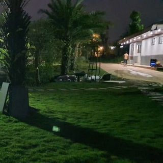 Đèn pha JD8300-300W năng lượng mặt trời chính hãng giá sỉ