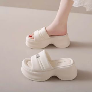 DÉP CG QUAI NGANG CHỮ NỔI