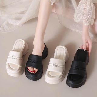 DÉP CG QUAI NGANG CHỮ NỔI