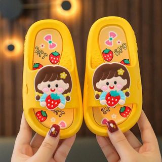 Dép bánh mì quai ngang siêu xinh hình bé dâu cho bé gái êm chân