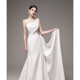 Hiền Khôi Couture - Nơi Niềm Tin của Cộng Đồng Việt Kiều Trao Gửi