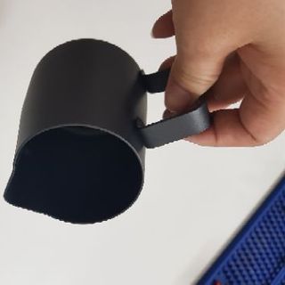 Ca đanh sữa dung tích 600ml màu đen