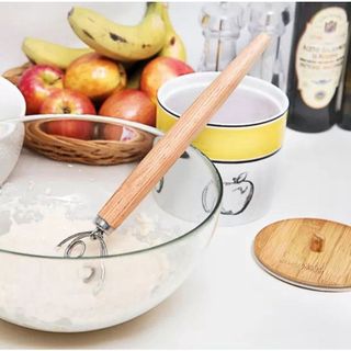 Cây đánh trứng, đánh bột làm bánh mì cầm tay cán gỗ