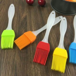 Chổi quét khuôn và bánh mini