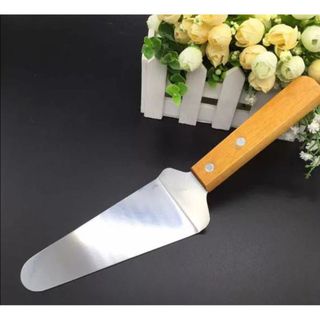 xẻng lấy bánh tam giác
