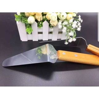 xẻng lấy bánh tam giác