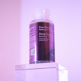 Nước Tẩy Trang Cho Da Nhạy Cảm WHISIS Pure Esthetic Hyaluronic Cleansing Water Không Cồn, Không Hương Liệu 300m