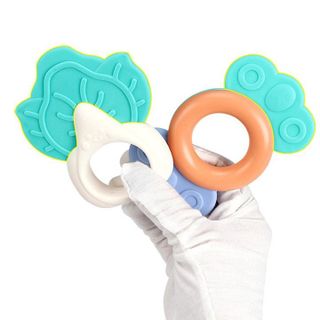 ĐỒ CHƠI XÚC XẮC GẶM NƯỚU SILICON BABY RATTLE 10 CHI TIẾT 55360 - LADY'S PASSION