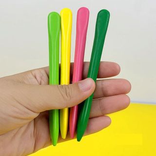 HỘP 36 BÚT MÀU SÁP HỮU CƠ CAO CẤP CHO BÉ TẶNG KÈM 10 QUYỂN TẬP TÔ 55718 - LADY'S PASSION