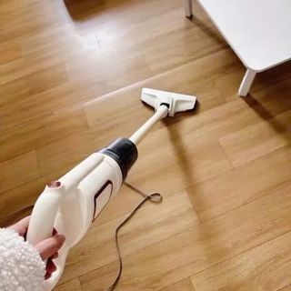 Máy hút bụi cầm tay tiện lợi