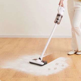 Máy hút bụi cầm tay tiện lợi
