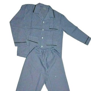 bộ pjjama sọc và màu trung niên