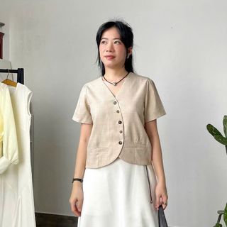 Áo lửng fom suông tay ngắn nút gỗ