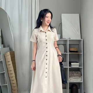 Đầm sơ mi công sở dáng dài cổ sen tròn nút gỗ tay ngắn-Lemme