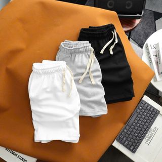 Quần short nam trên gối 1977 sang trọng, lưng thun có dây rút