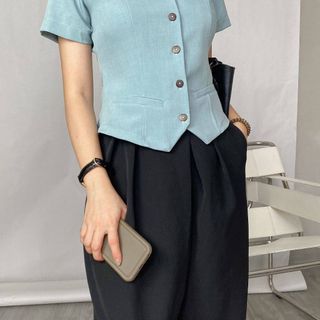 Áo nữ kiểu dáng croptop tay ngắn