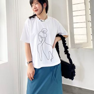 Áo thun nữ fom rộng in đơn giản cổ tròn tay lửng oversize