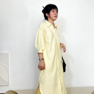 Đầm sơ mi fom rộng tay lửng phối sọc xoắn lưng