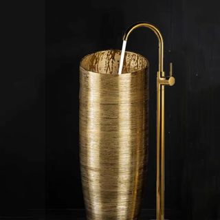 Lavabo trụ đứng mạ vàng bóng SB209V thiết kế sang trọng đẳng cấp cho phòng tắm