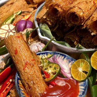 MỰC CÁN TOMYUM SẤY GIÒN, ĂN LÀ GHIỀN 250G - WINNIE HOUSE