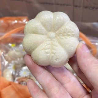 THANH LÝ giá tốt - Đế bánh hoa mai 8 cánh size 5cm ( thùng 4000c )