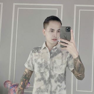 Áo sơ mi nữ ngắn tay phối hoạ tiết toàn thân