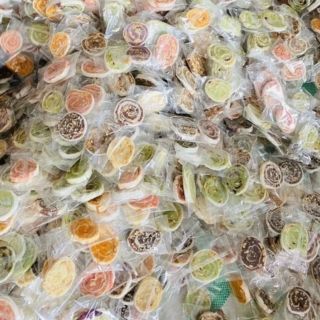 Kẹo chuối cuộn bánh tráng mix các vị (500G)