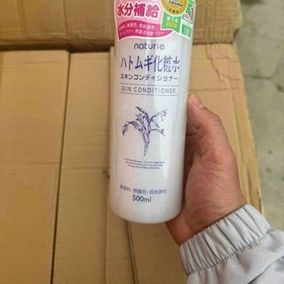 Nước hoa hồng gạo ý dĩ Hatomugi 500ml