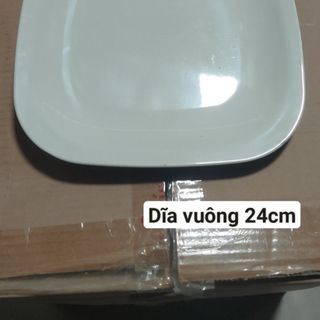 chén dĩa trắng tiệc cưới