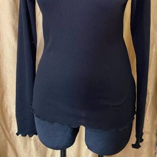 Áo thun cổ lọ cuộn biên basic