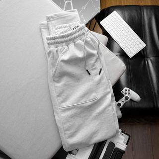 Quần dài nam cao cấp. Chất nỉ cua 100% cotton ,dày mình, bo đồng màu, ống suông tôn dáng .
