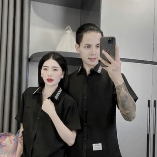 Áo sơ mi cặp ngắn tay thiết kế cổ phối chữ