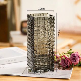 Bình Hoa Thủy Tinh Họa Tiết Ô Nổi Size 10x25cm Màu Đen