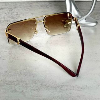 Kính mát nam gọng gỗ hot trend 049