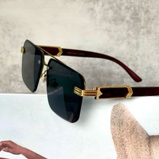 Kính mát nam gọng gỗ hot trend 049