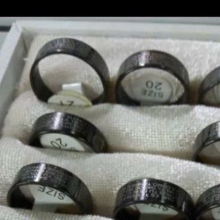 Nhẫn inox deo tay