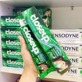 Kem đánh răng close up thái lan 160g
