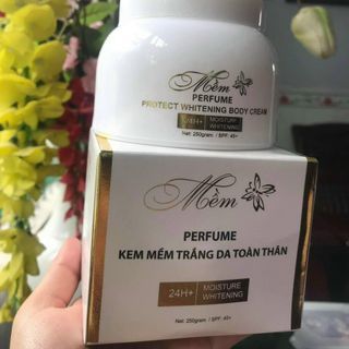 Kem dưỡng trắng da Body Mềm Acosmetics 250g