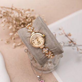 Đồng hồ lắc tay nữ Hongrui 0013818 mặt tròn đeo tay thời trang