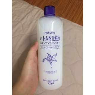Nước Hoa Hồng Chiết Xuất Ý Dĩ Naturie Hatomugi Skin 500ml