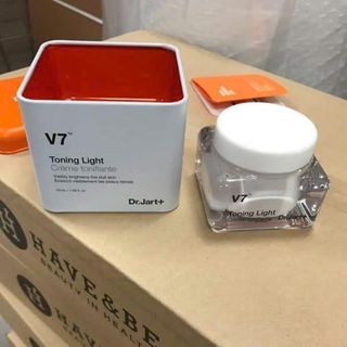 Kem Dưỡng Trắng Da V7 Hộp vuông