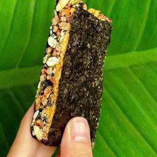 Thanh rong biển kẹp hạt dinh dưỡng hộp giấy 500G