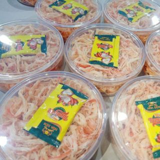 Mực sợi hấp nước dừa hộp tròn D15 (400G)