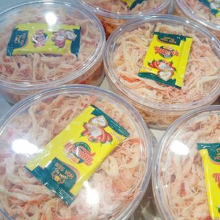 Mực sợi hấp nước dừa hộp tròn D15 (400G)