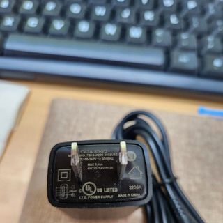 Nguồn 5V-2A đầu ra cổng USB 3.0, không bao gồm dây - Trắng / Đen tùy lô hàng