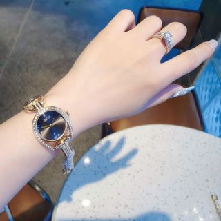 ĐỒNG HỒ NỮ THỜI TRANG HOT TREND GU CII LẮC MỚI