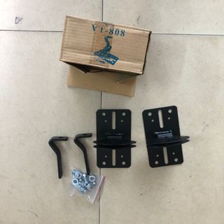 Khung treo loa THẢ TRẦN Văn Thành VT808 (chữ xanh)