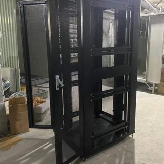 Tủ rack 36U - D1000 bánh xe